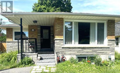 Front of this 2 unit home - 210 Harcourt Avenue, Ottawa, ON - Outdoor