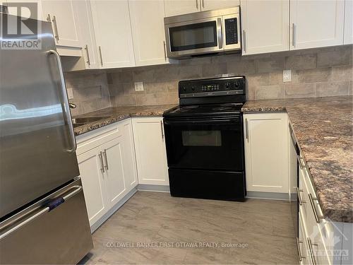 210 Harcourt Avenue, Ottawa, ON - Indoor Photo Showing Kitchen