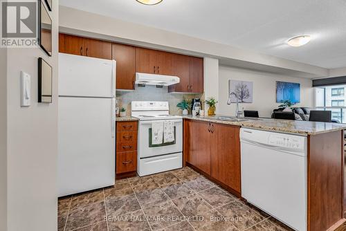 703 - 32 Clegg Road, Markham, ON - Indoor Photo Showing Kitchen