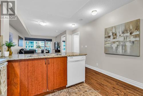 703 - 32 Clegg Road, Markham, ON - Indoor Photo Showing Kitchen