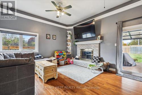 1502 Streamside Court, Pickering, ON - Indoor Photo Showing Living Room With Fireplace