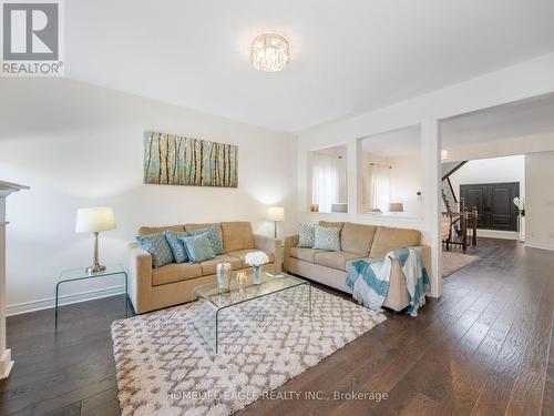 34 Brookview Drive, Bradford West Gwillimbury, ON - Indoor Photo Showing Living Room