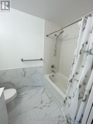 202 - 225 Webb Drive, Mississauga, ON - Indoor Photo Showing Bathroom