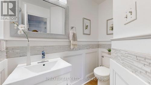 6017 Osprey Boulevard, Mississauga, ON - Indoor Photo Showing Bathroom