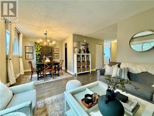 28 Lamson Crescent Unit# 28, Owen Sound, ON - Indoor Photo Showing Living Room