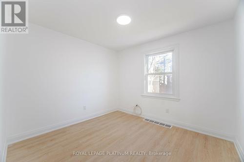 31 Garside Avenue S, Hamilton, ON - Indoor Photo Showing Other Room