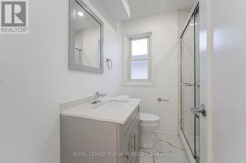 31 Garside Avenue S, Hamilton, ON - Indoor Photo Showing Bathroom