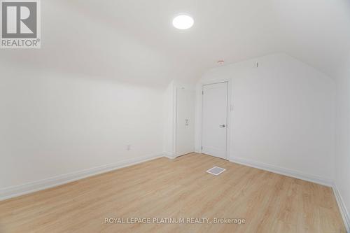 31 Garside Avenue S, Hamilton, ON - Indoor Photo Showing Other Room