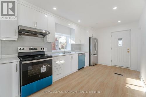 31 Garside Avenue S, Hamilton, ON - Indoor Photo Showing Kitchen With Stainless Steel Kitchen With Upgraded Kitchen