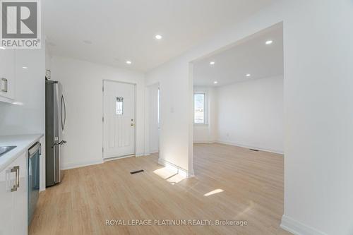 31 Garside Avenue S, Hamilton, ON - Indoor Photo Showing Kitchen With Double Sink