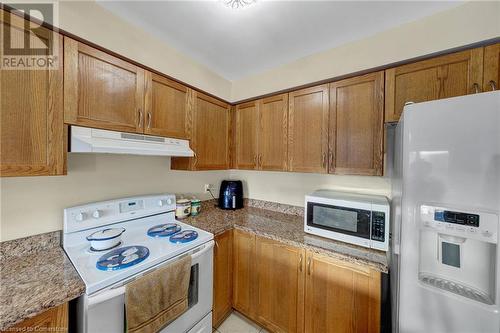 38 Cedarville Drive, Stoney Creek, ON - Indoor Photo Showing Kitchen