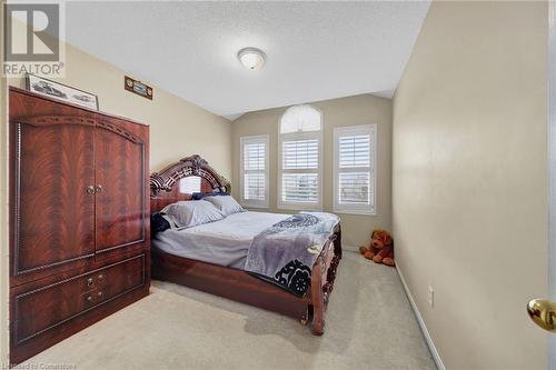 38 Cedarville Drive, Stoney Creek, ON - Indoor Photo Showing Bedroom