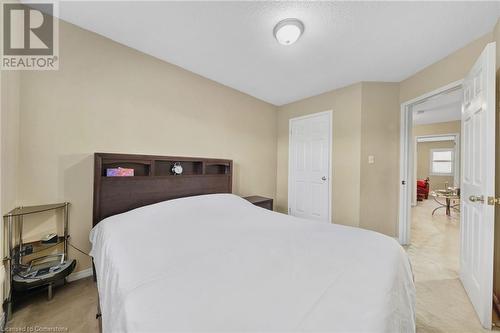 38 Cedarville Drive, Stoney Creek, ON - Indoor Photo Showing Bedroom