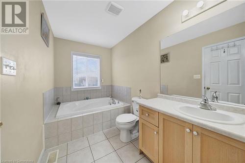 38 Cedarville Drive, Stoney Creek, ON - Indoor Photo Showing Bathroom