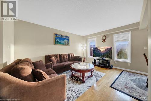 38 Cedarville Drive, Stoney Creek, ON - Indoor Photo Showing Living Room