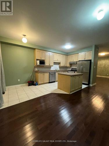 81 Seahorse Avenue, Brampton, ON - Indoor Photo Showing Kitchen