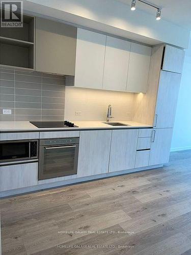 5008 - 7890 Jane Street, Vaughan, ON - Indoor Photo Showing Kitchen