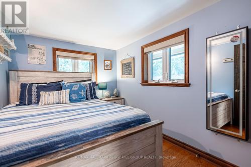 1023 Sophers Landing Road, Gravenhurst, ON - Indoor Photo Showing Bedroom