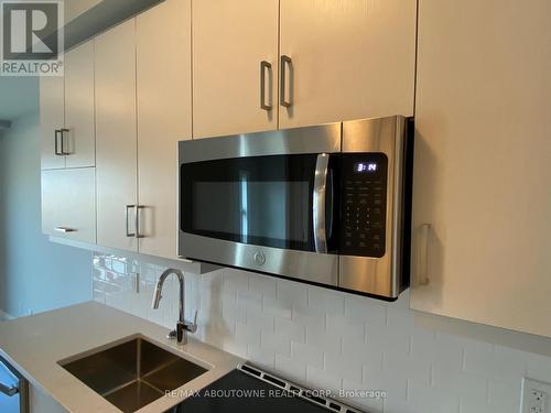 117 - 128 Grovewood Common, Oakville, ON - Indoor Photo Showing Kitchen