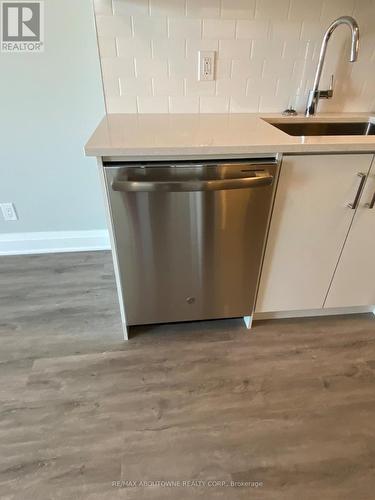 117 - 128 Grovewood Common, Oakville, ON - Indoor Photo Showing Kitchen