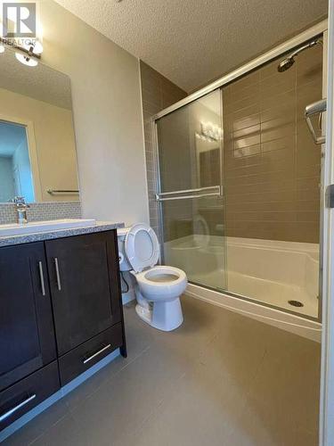 105 Sherwood Row Nw, Calgary, AB - Indoor Photo Showing Bathroom