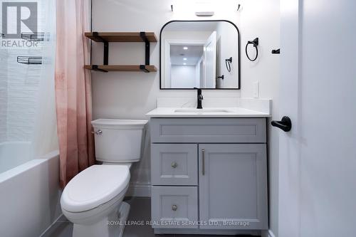 9 - 1010 Walden Circle, Mississauga, ON - Indoor Photo Showing Bathroom