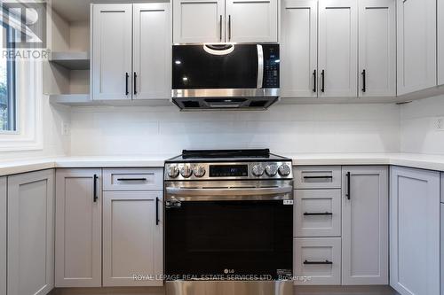 9 - 1010 Walden Circle, Mississauga, ON - Indoor Photo Showing Kitchen