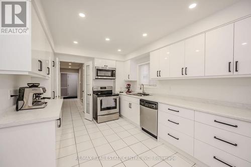 129 Hopewell Road, Oakville, ON - Indoor Photo Showing Kitchen