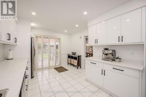 129 Hopewell Road, Oakville, ON - Indoor Photo Showing Kitchen