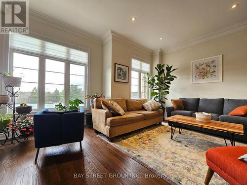 57 Yorkton Boulevard, Markham, ON - Indoor Photo Showing Living Room