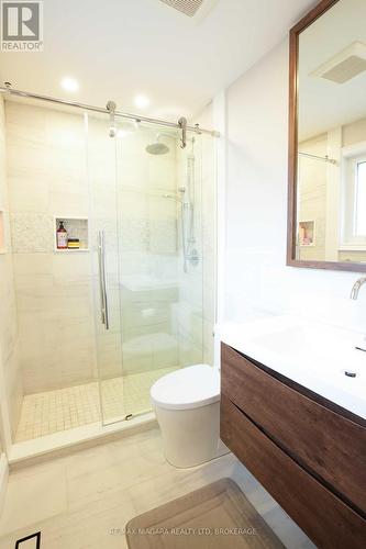 88 Chipwood Crescent, Toronto (Pleasant View), ON - Indoor Photo Showing Bathroom