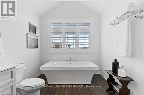 5068 Connor Drive, Lincoln (982 - Beamsville), ON - Indoor Photo Showing Bathroom