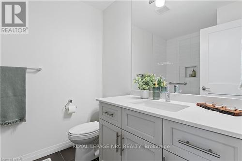 5068 Connor Drive, Lincoln (982 - Beamsville), ON - Indoor Photo Showing Bathroom