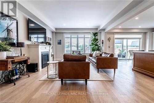 126 Susan Drive, Pelham (662 - Fonthill), ON - Indoor Photo Showing Living Room With Fireplace