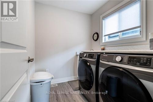 126 Susan Drive, Pelham (662 - Fonthill), ON - Indoor Photo Showing Laundry Room