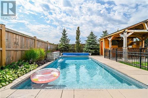 126 Susan Drive, Pelham (662 - Fonthill), ON - Outdoor With In Ground Pool With Backyard