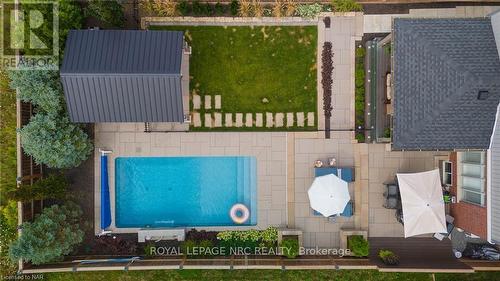 126 Susan Drive, Pelham (662 - Fonthill), ON - Outdoor With In Ground Pool