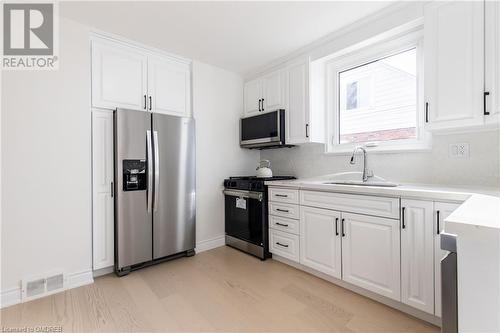 46 Upper Walker Avenue, Stoney Creek, ON - Indoor Photo Showing Kitchen With Stainless Steel Kitchen