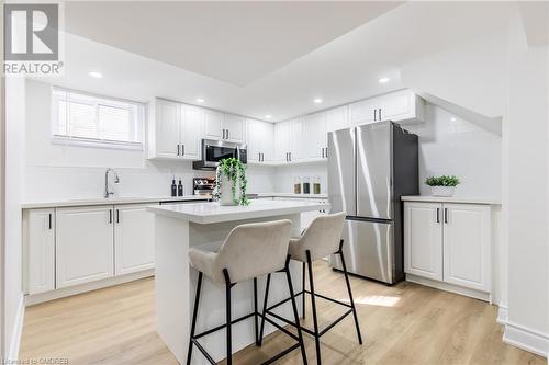 46 Upper Walker Avenue, Stoney Creek, ON - Indoor Photo Showing Kitchen With Stainless Steel Kitchen With Upgraded Kitchen