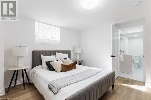 46 Upper Walker Avenue, Stoney Creek, ON - Indoor Photo Showing Bedroom