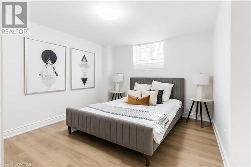 46 Upper Walker Avenue, Stoney Creek, ON - Indoor Photo Showing Bedroom