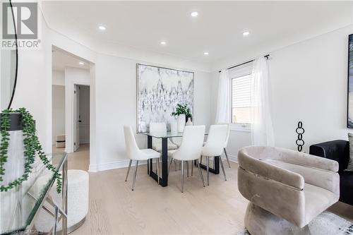 46 Upper Walker Avenue, Stoney Creek, ON - Indoor Photo Showing Dining Room