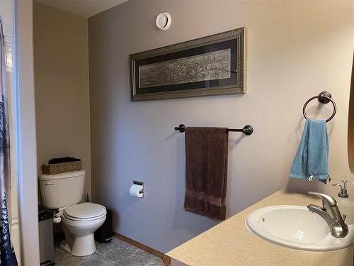 412 Centennial Drive S, Swan River, MB - Indoor Photo Showing Bathroom