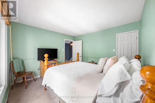 48 Lanewood Drive, Aurora, ON - Indoor Photo Showing Bedroom