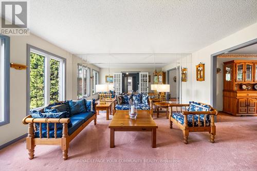 48 Lanewood Drive, Aurora, ON - Indoor Photo Showing Living Room