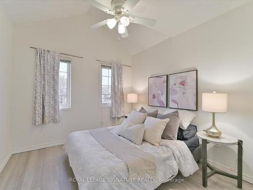 92 Coleridge Dr, Newmarket, ON - Indoor Photo Showing Bedroom