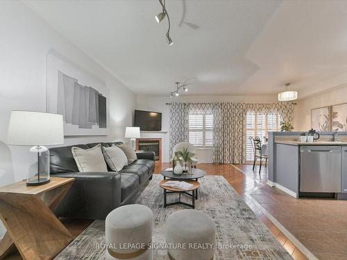 92 Coleridge Dr, Newmarket, ON - Indoor Photo Showing Living Room With Fireplace