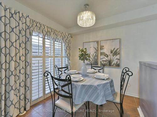 92 Coleridge Dr, Newmarket, ON - Indoor Photo Showing Dining Room