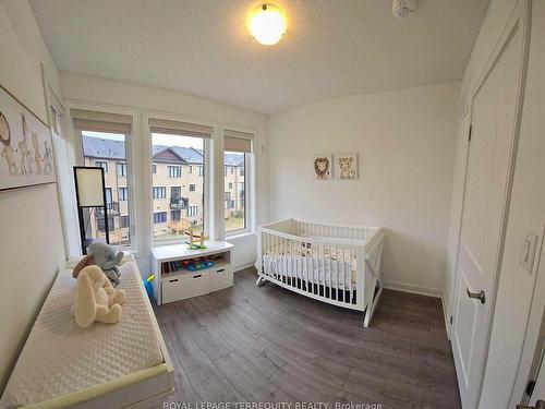 18 Spry Lane, Barrie, ON - Indoor Photo Showing Bedroom