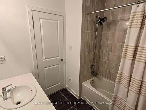 18 Spry Lane, Barrie, ON - Indoor Photo Showing Bathroom